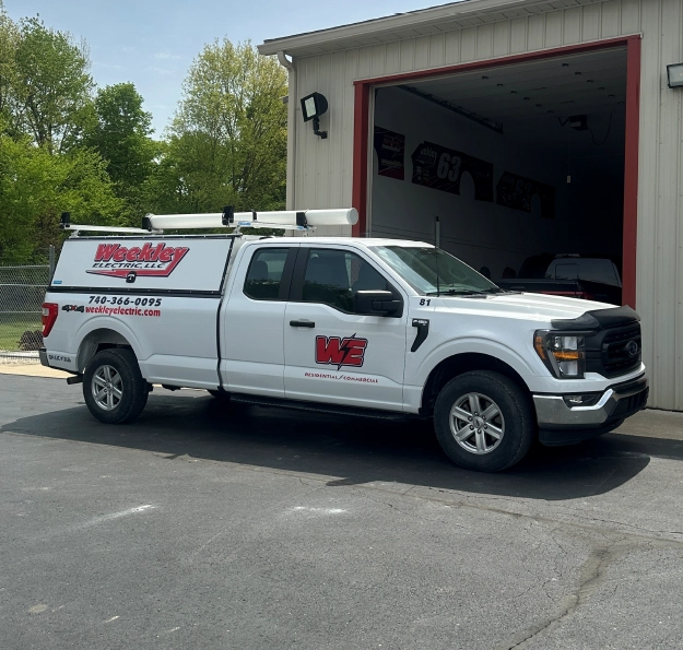 weekley-electric-commercial-generator-service-truck Weekley Electric commercial generator service truck outside the company’s Central Ohio facility.